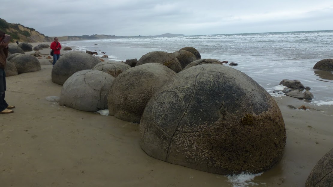 Moeraki boulders